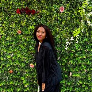 Meet your Posher, Sia